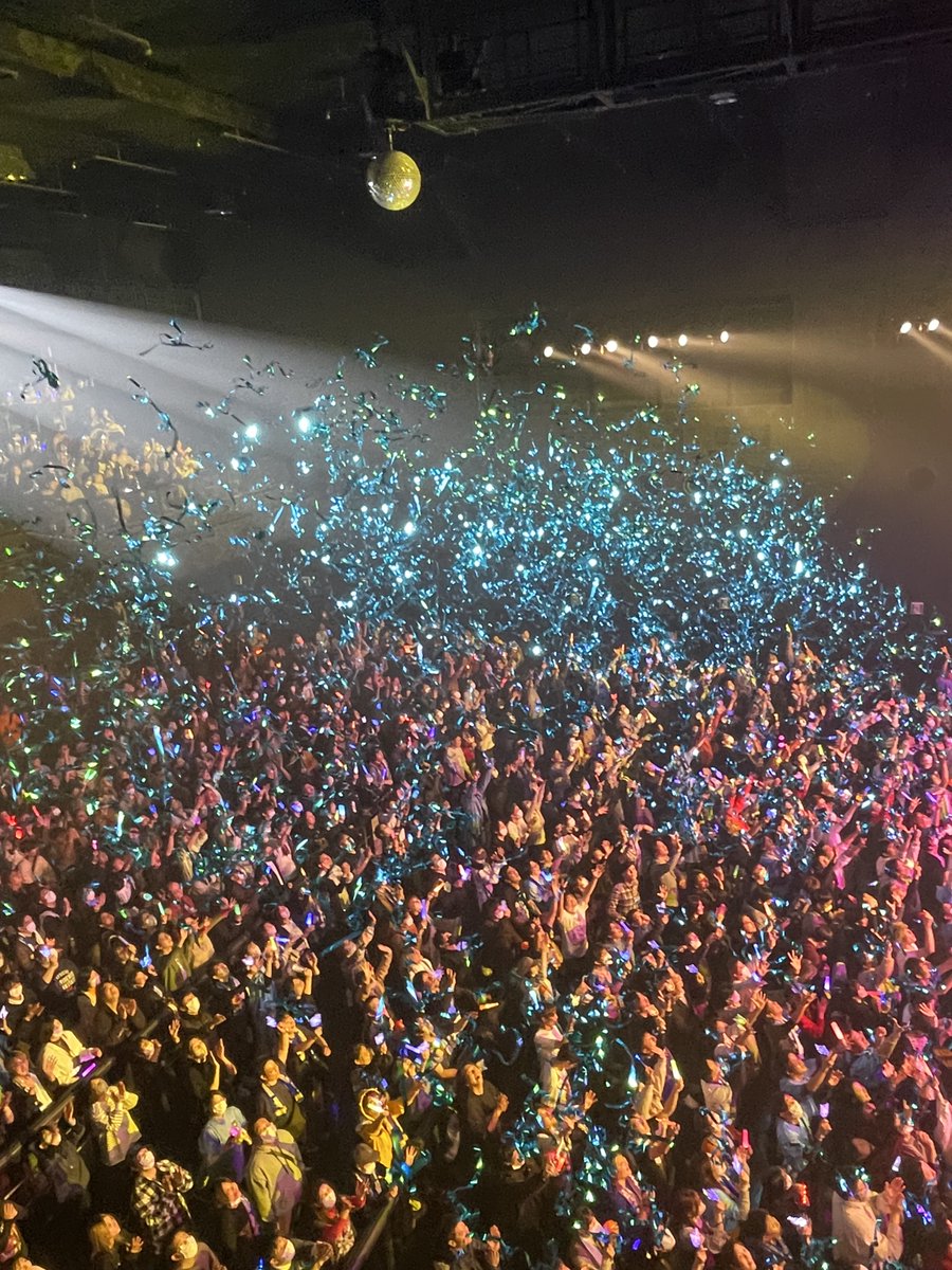 『和田光司トリビュートライブ2025
～不死蝶(バタフライ)よ永遠に～』のライブから
早いものでもうすぐ一年
このライブ、実現出来て本当によかった
あらためて･･･出演者、スタッフ、関わってくださったみなさま、
そして会場にお越し頂いた方、
ありがとうございました

さぁ、行ってらっしゃい☆