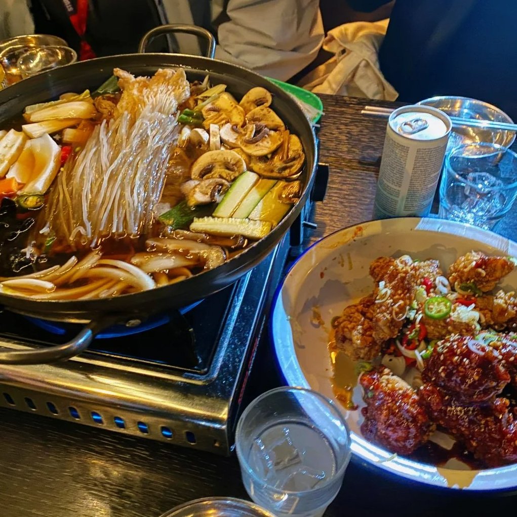 Oliva5343's tweet image. Elevate your dining experience with this delicious spread 🍽️  #FoodieDelight #CulinaryArt #PanPerfection