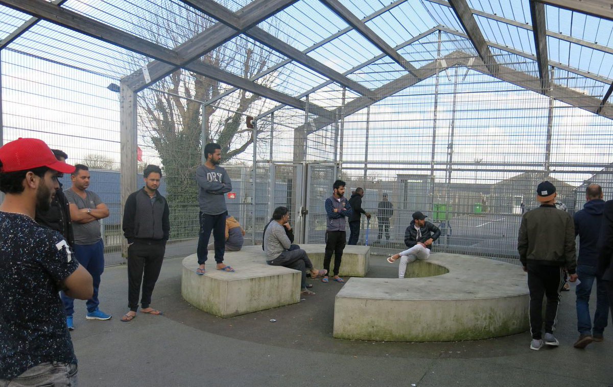 F_Desouche's tweet image. Sur les 9 premiers mois de 2025, le taux d’exécution des OQTF s’élève à 10,9 % d’après la commission des lois ; l'Algerie ne donne plus de laissez-passer depuis mars dernier, alors que 40% des migrants clandestins en CRA sont Algeriens fdesouche.com/2025/12/26/sur…