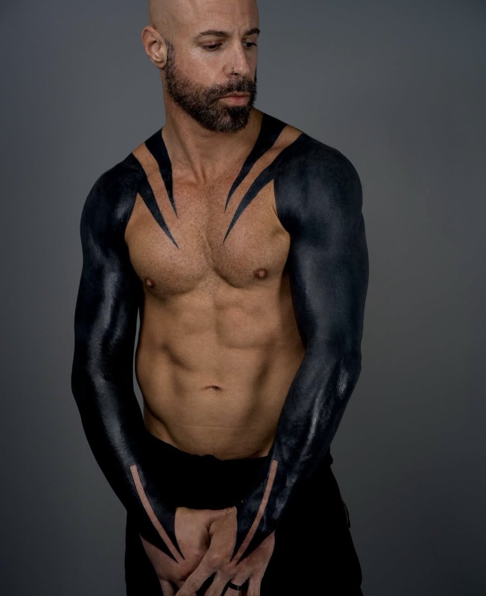 MrPopOfficial's tweet image. Happy 46th birthday to Daughtry frontman, Chris Daughtry!