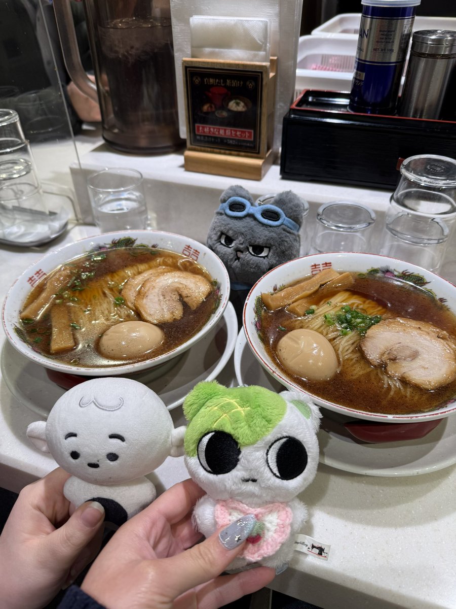 euijoorine's tweet image. &amp;amp;team always eats first (ft han tatpung) @taetbug