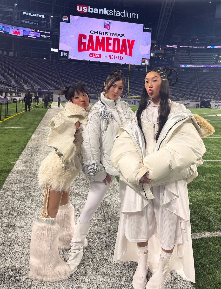 coffeenuna's tweet image. [12.26.25] Ejae, Audrey Nuna, and Rei Ami (via Ejae’s Instagram post)

🔗: instagram.com/p/DSu5YKVjkmf/…