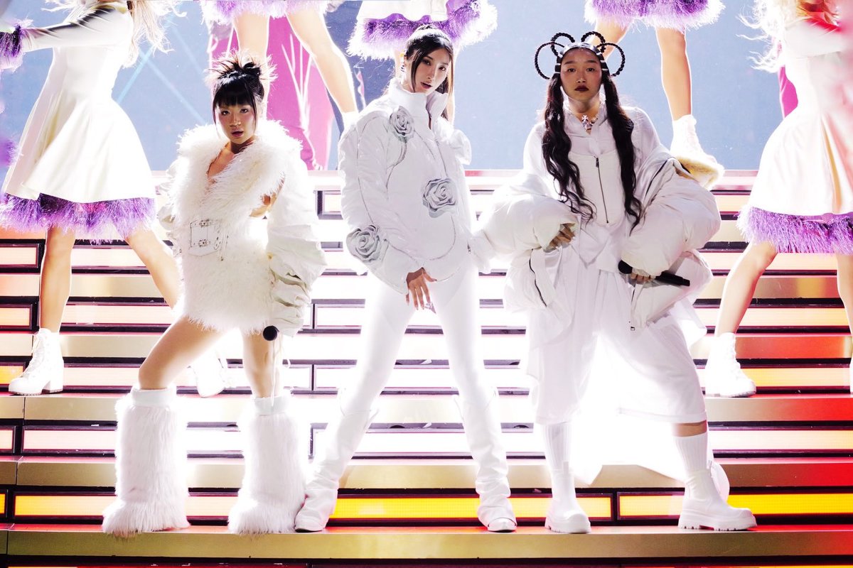 coffeenuna's tweet image. [12.26.25] Ejae, Audrey Nuna, and Rei Ami (via Ejae’s Instagram post)

🔗: instagram.com/p/DSu5YKVjkmf/…