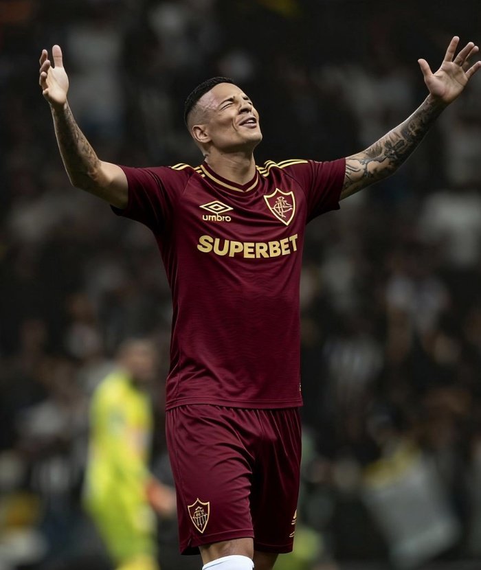 Gbzin_ffc's tweet image. Combinou demais com a armadura o nosso novo lateral