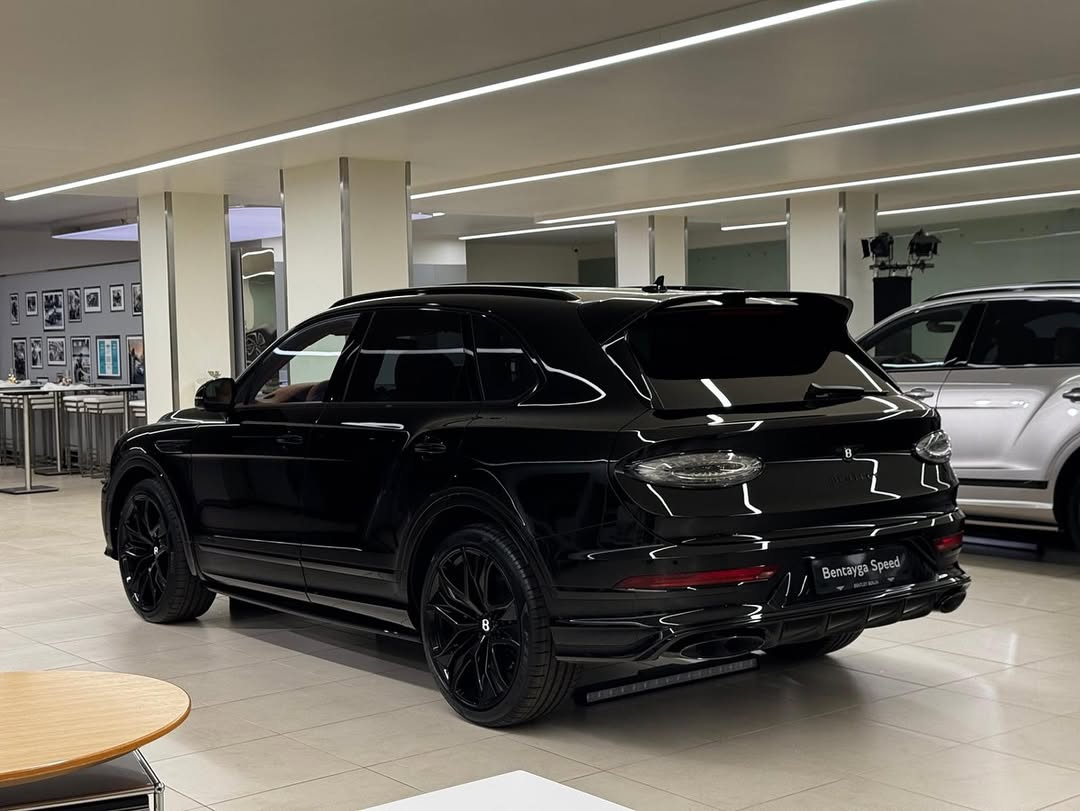 nocarcontext's tweet image. Bentley Bentayga 2026 🖤🖤
