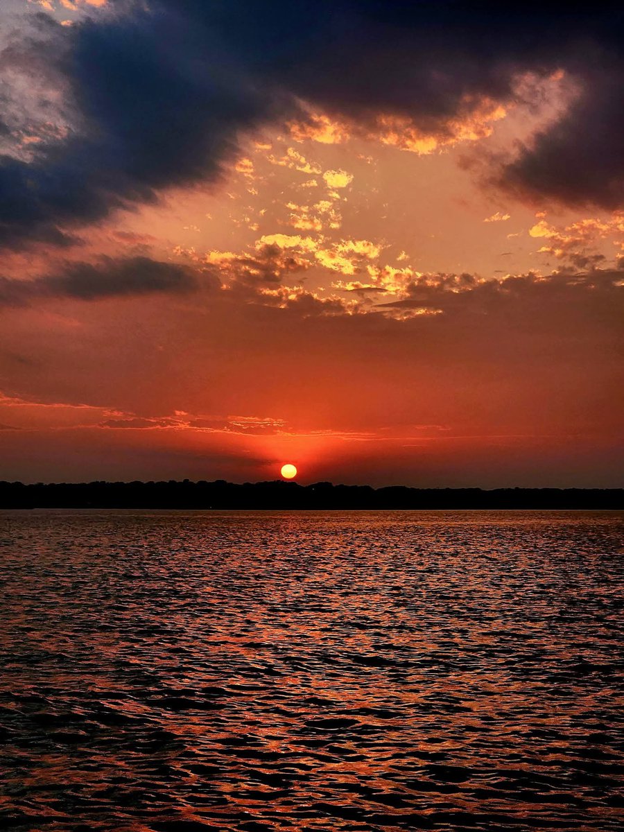 کاتژمێرم بۆچیە 
کە هه موو کاتە کانم 
وەک یەک بن🖤