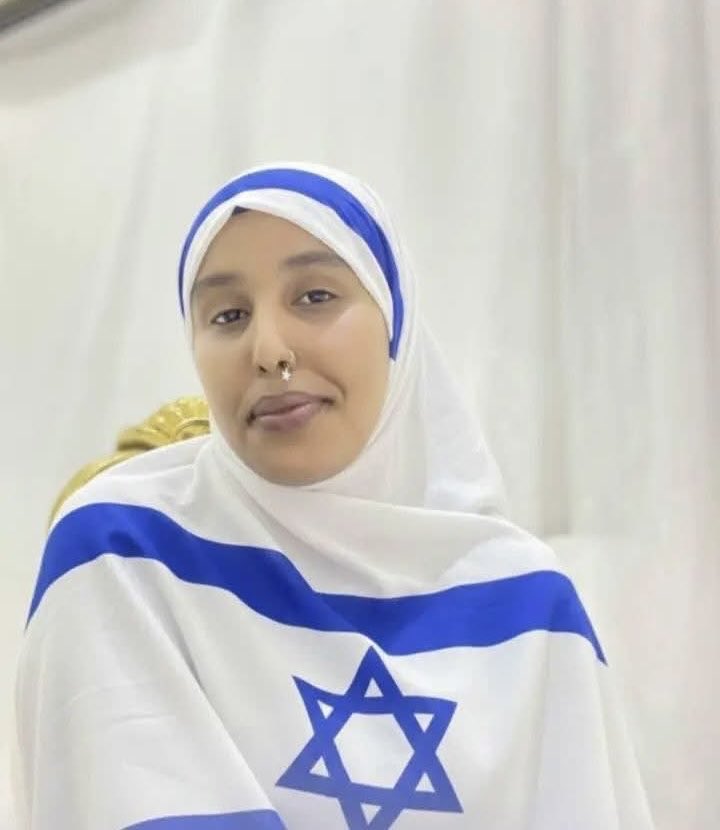 MiddleEast_24's tweet image. A young woman from Somaliland wearing an Israeli hijab.