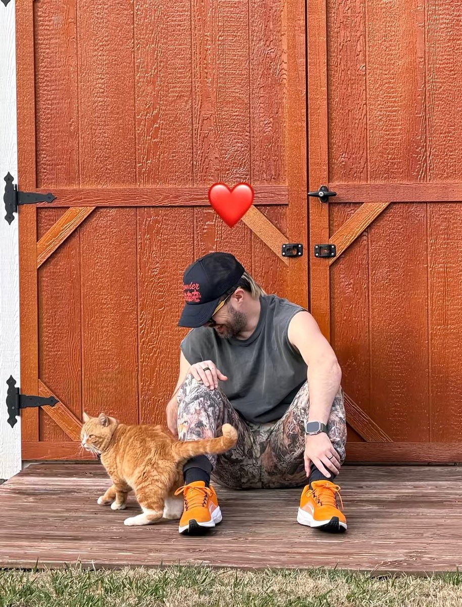 ItFindsUsAll's tweet image. Boy time.