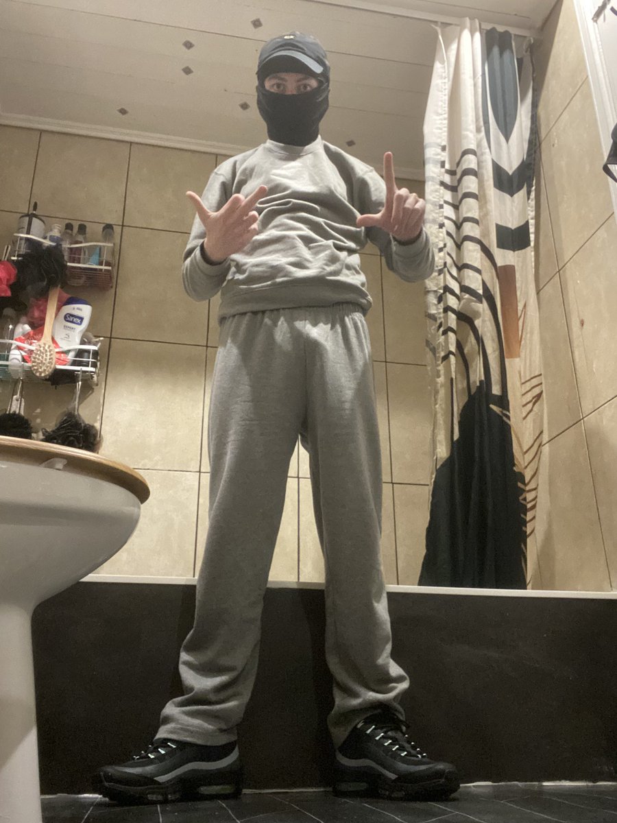 kingronald30102's tweet image. degrading and humiliating while emptying your wallets sounds good. #findom #scally