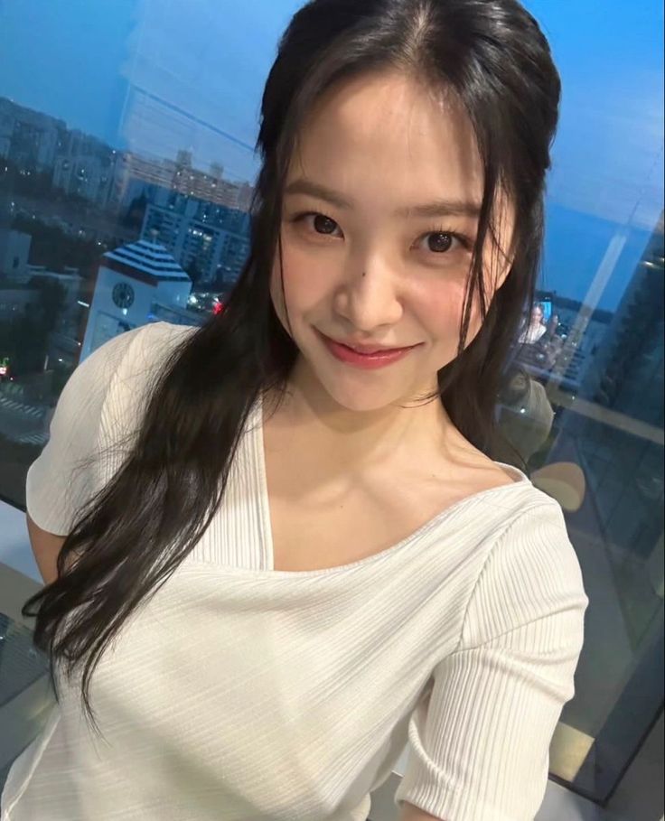 lttlekit's tweet image. hi pretties how are you 🖤🖤 i hope everyone had a lovely holiday. i decided to treat myself this year so I've decided to start ballet classes! it was so much fun but apparently my balance is shit so i definitely need to work on that.. anyways new year new me soon and all that