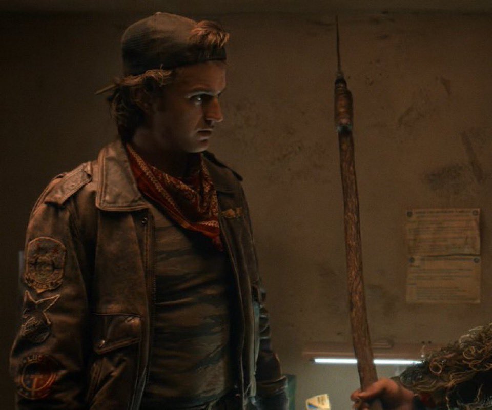 PISSPOTJELLY's tweet image. when the world is ending but you can’t help but serve