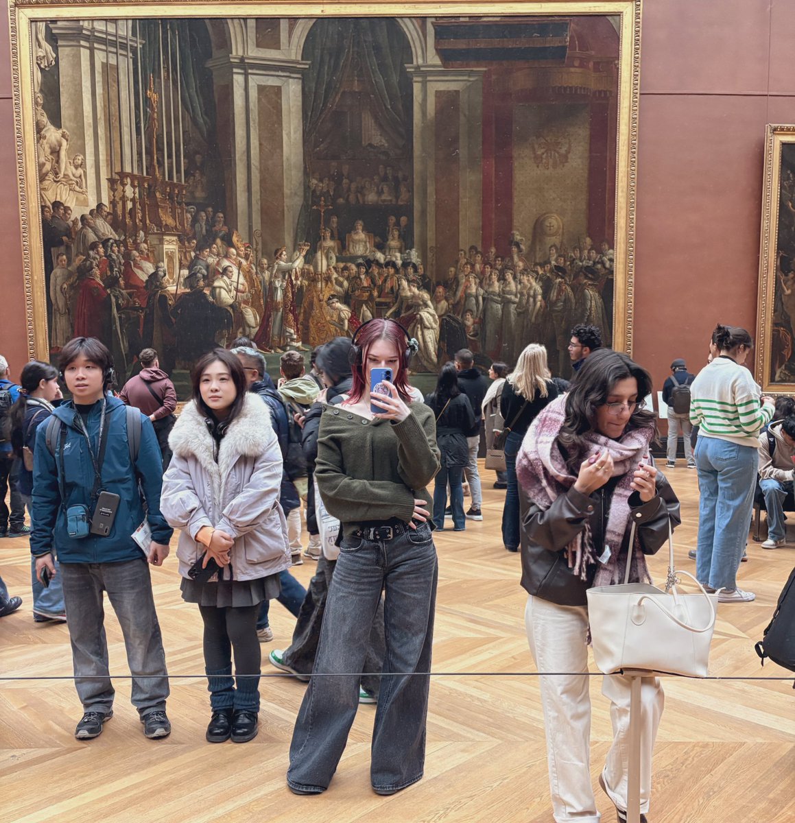 Paris events->

*Someone farted at the Louvre (it echoed)
*Met a French guy, he spoke 6+ languages including Dutch 
*I walked over 50 km in 3 days 

10/10 would go again
(still can’t speak any French,sorry)