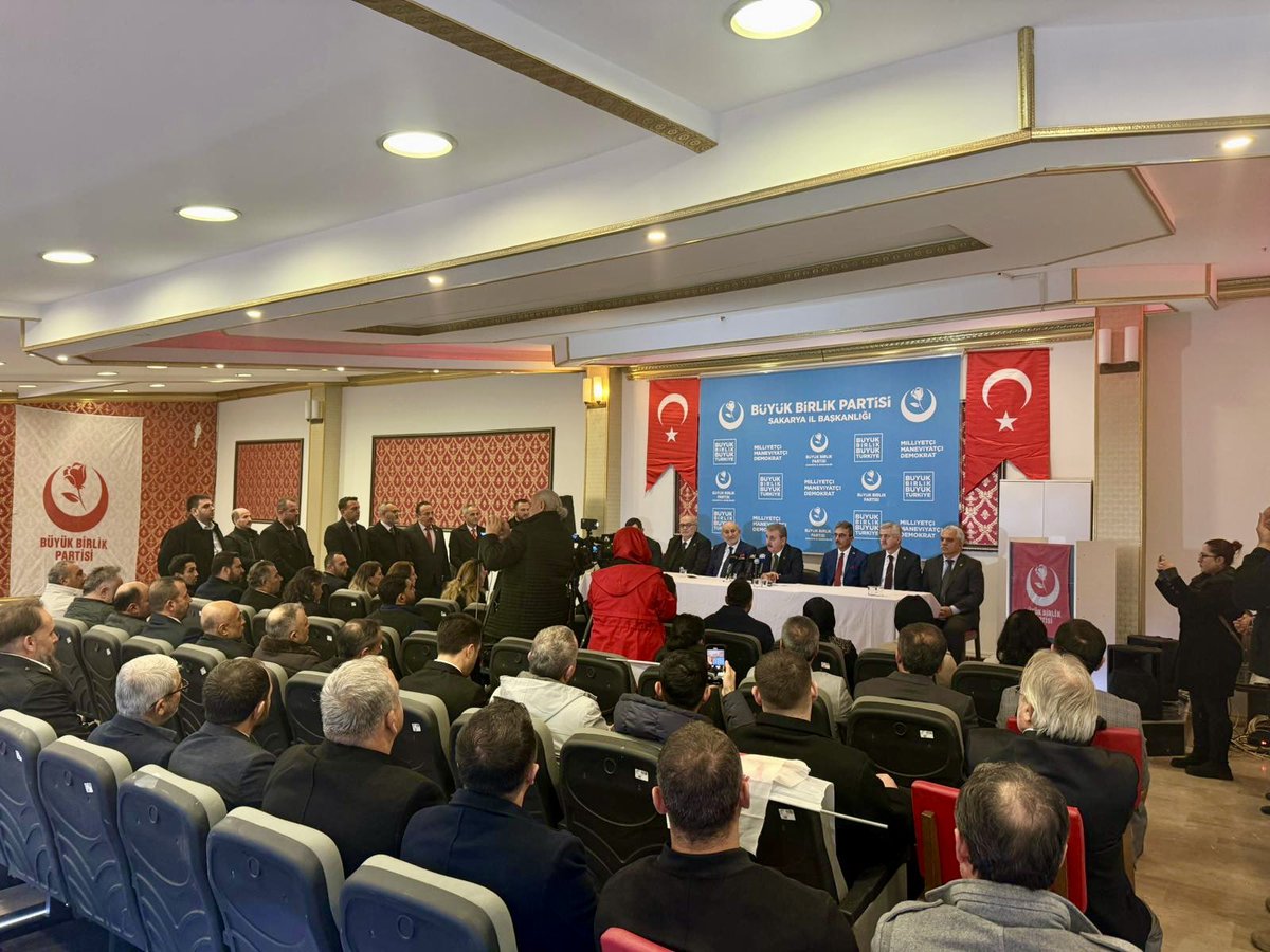 Büyük Birlik Partisi (BBP) Genel Başkanımız Sn. Mustafa Destici, Genel Başkan Yardımcılarımız, MKYK Üyelerimiz, Sakarya Alperen Ocakları İl Başkanımız ve Erenler Belediye Başkanımız ile birlikte Büyük Birlik Partisi Sakarya İl Teşkilatımızı ziyaret ettik.

Ziyaretimiz kapsamında