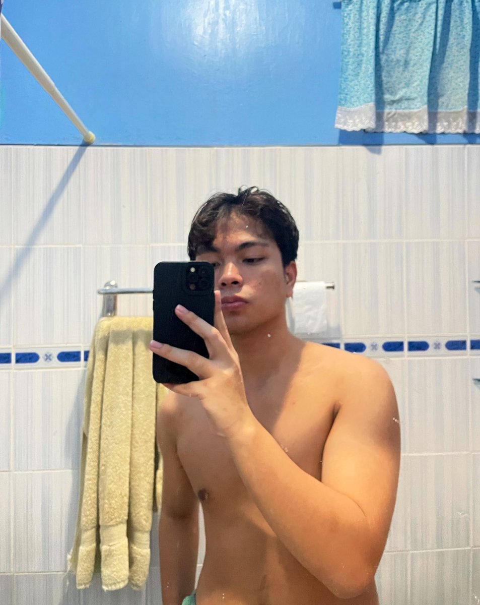 Eric_375's tweet photo. ang dry ng lips ko, kulang sa kiss😞 https://t.co/s9hJLSMIKE