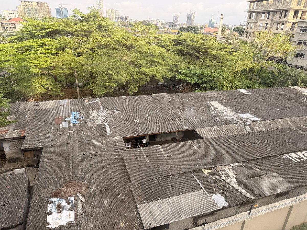 SgtShow01's tweet photo. I took this picture from a ₦20m per year apartment. https://t.co/JSYdcRpMNe