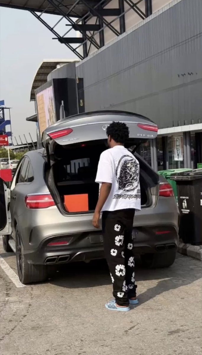 _MrTerry's tweet photo. I worked my ass out this year and gifted myself a brand new car🔥❤️If i can do it you can also do it https://t.co/xU4D1MW5So