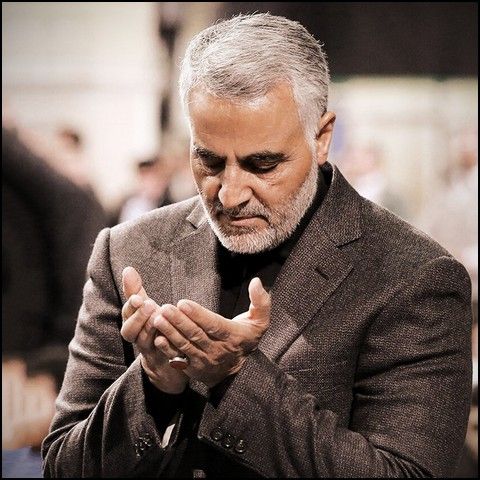 سپهبدی نامدار که نبوغ و ابتکار نظامی‌اش جهانیان را به شگفتی وا میداشت ، اما پیش از هر چیز بنده ای خالص و خاشع در برابر خدا بود.
#ایرانمرد 
#مالک_اشتر_علی
