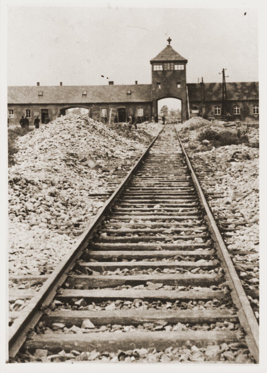 US Holocaust Museum tweet media