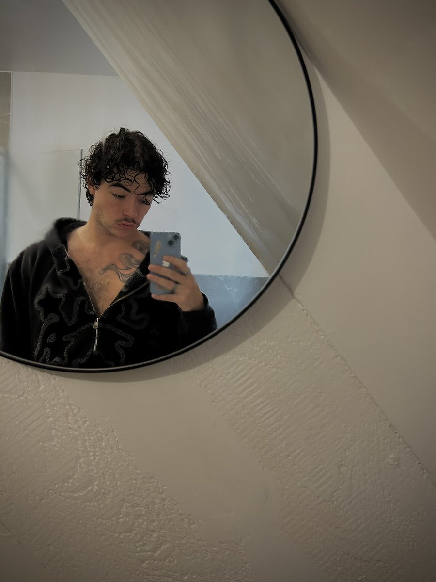 Timothug_'s tweet image. :3