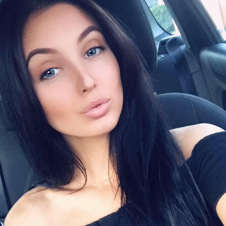 FrauenDaten's tweet photo. User: Viola 

Hallo meine Lieben,
ich bin auf der Suche nach ein bisschen Abwechelung im normalen Alltag. Bin freundlich, aufgeschlossen und liebe das Leben. Ob ich für immer Single sein möchte, glaube ich nicht, deswegen vielleicht klappt hier ja auch etwas "mehr".
#Flirten #Singles #Kennenlernen #NetteGespräche #Chat