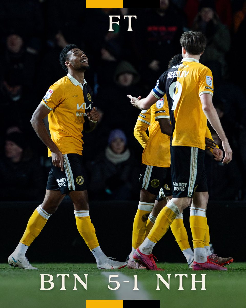 burtonalbionfc's tweet photo. A five star showing from #TheBrewers on Boxing Day.

#TheBrewers https://t.co/GKTOBzDKfz