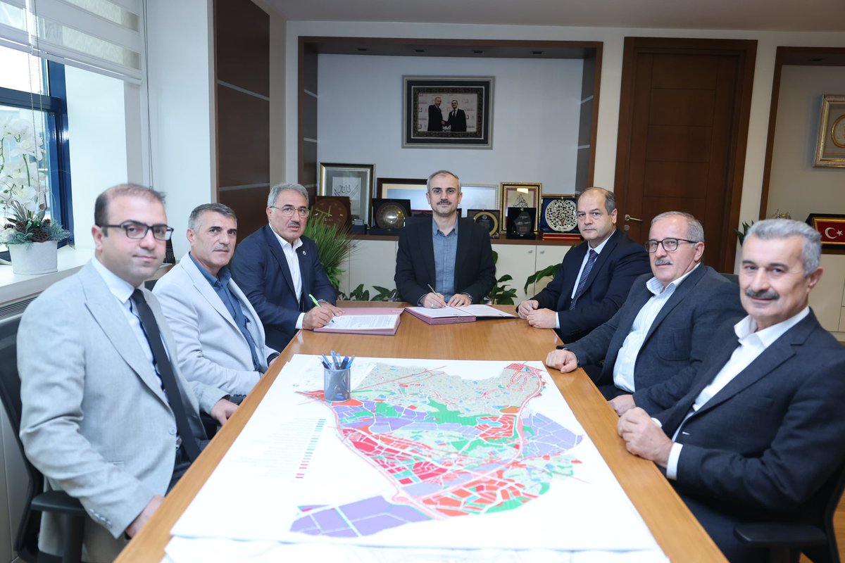 41Bembirsen's tweet photo. Çayırova Belediyesi ile BEM-BİR-SEN Kocaeli Şubemiz arasında Sosyal Denge Sözleşmesi imzalanmıştır.

Çayırova Belediyesi ile Sendikamız arasında, tavan tutarı üzerinden %120 oranında imzalanan Sosyal Denge Sözleşmesi, belediyemizde görev yapan memur personelimize hayırlı olsun. https://t.co/HUnq8fJEqW