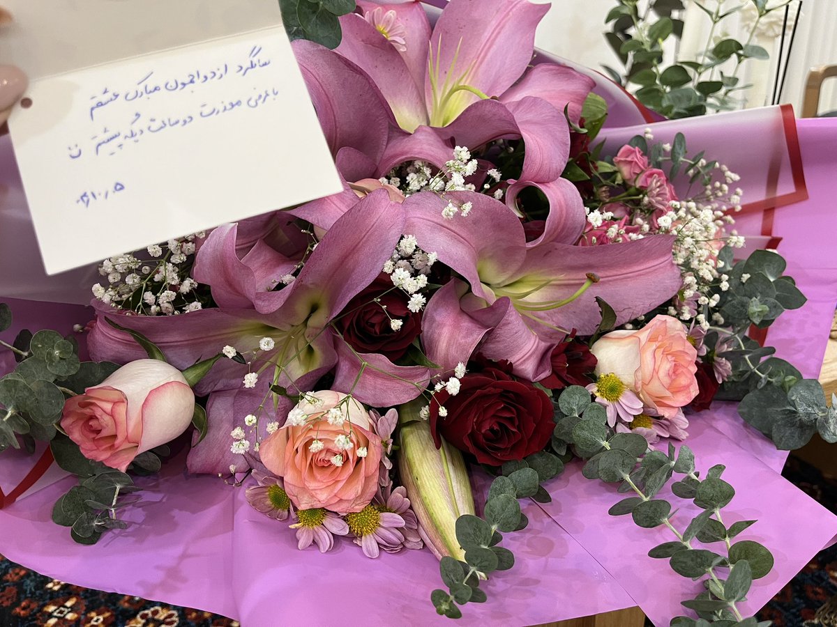 دیگه نبینم کسی از بی‌احساس بودن پسرای بالا ۳۰ چیزی بنویسه🤭