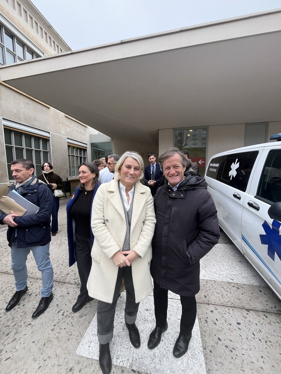 Merci à <a href="/stephanie_rist/">Stéphanie RIST</a> Ministre de la santé pour sa visite des urgences de l’hôpital Édouard Herriot <a href="/CHUdeLyon/">HCL - Hospices Civils de Lyon</a> et pour son soutien apporté aux équipes des urgences et du SAMU 69. Avec 1 rappel en cette période d’épidémie de grippe : il est encore temps de se faire vacciner !