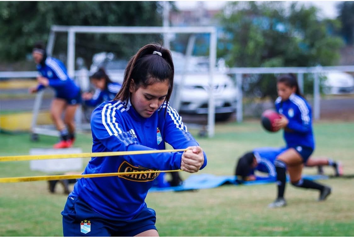 reixxcs's tweet image. #OFICIAL🚨 
A través de sus redes sociales, el Club Sporting Cristal anunció la llegada de la futbolista Jhosely Gamarra.

➡️ Regresa al Club luego de 03 Años.

➡️ Pasó por Universitario de Deportes y F.C. Killas.

➡️ Se desempeña como volante.