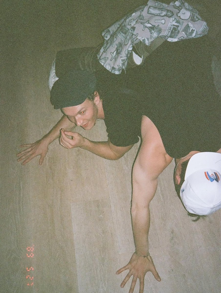 H_R_Updates's tweet image. #HeatedRivalry (5/5)