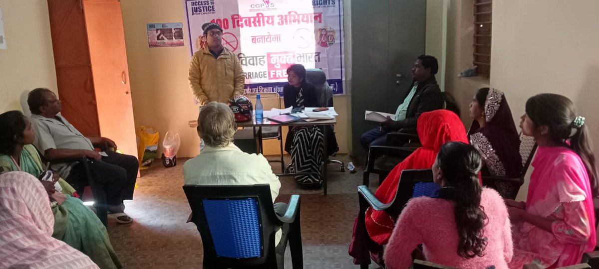 CCgpvs's tweet image. संस्थान (CGPVS) द्वारा जिला बलरामपुर–रामानुजगंज (छ.ग.) के ग्राम सभा भवानीपुर खुरा, ओबरी, जतरो, बड़कीमहरी डुमरखी, पिपरशोत एवं जमुआटाड़ में उपस्थित होकर मैरिज रजिस्टर तैयार किया गया तथा बाल विवाह न करने हेतु जन-जागरूकता व परामर्श दिया
@JustRightsfound 
@CMFreeWorld