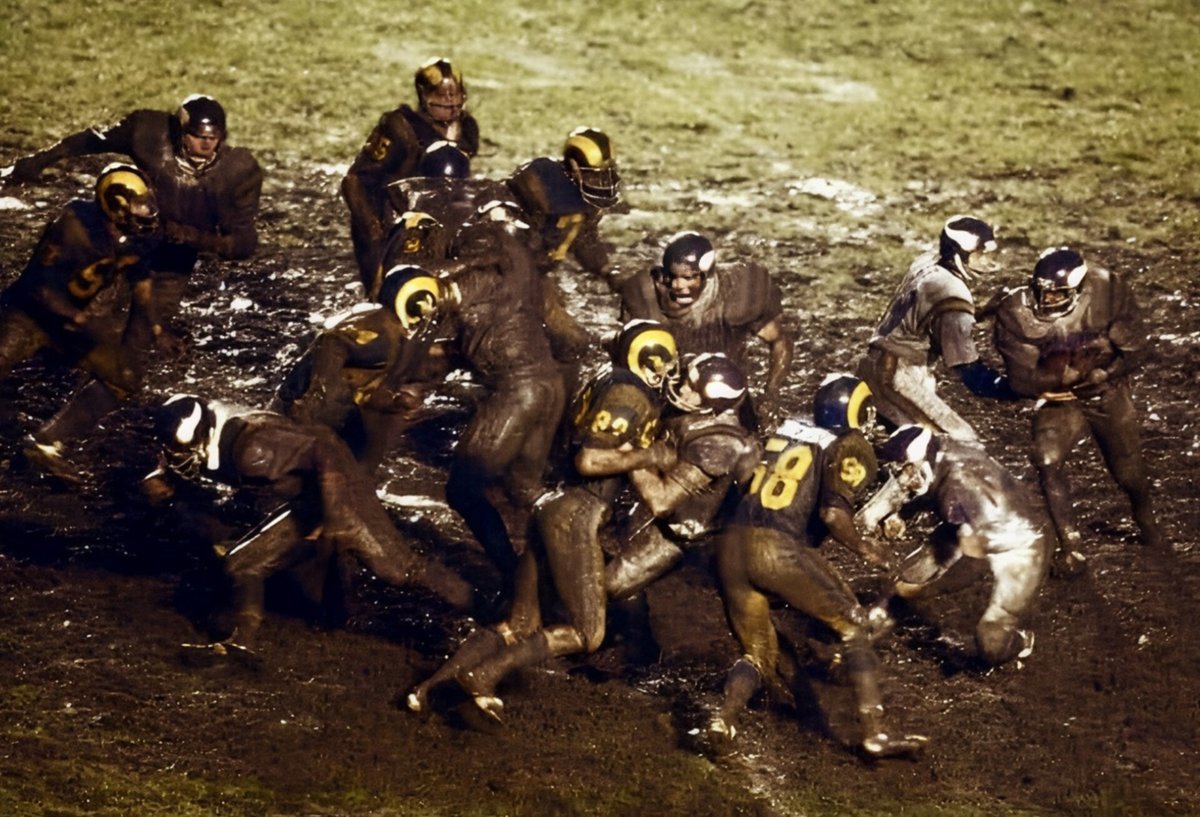KevG163's tweet image. Football.

December 26, 1977