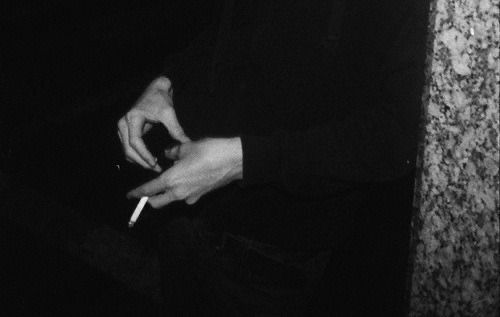 ᅠ
⠀
︎ ︎     ⠀               ненавидеть проще,
                        чем прощать, как ни крути.
ᅠᅠᅠᅠ⠀⠀
                        а я заебался выбирать 
                        сложные пути. 

︎ ︎⠀⠀