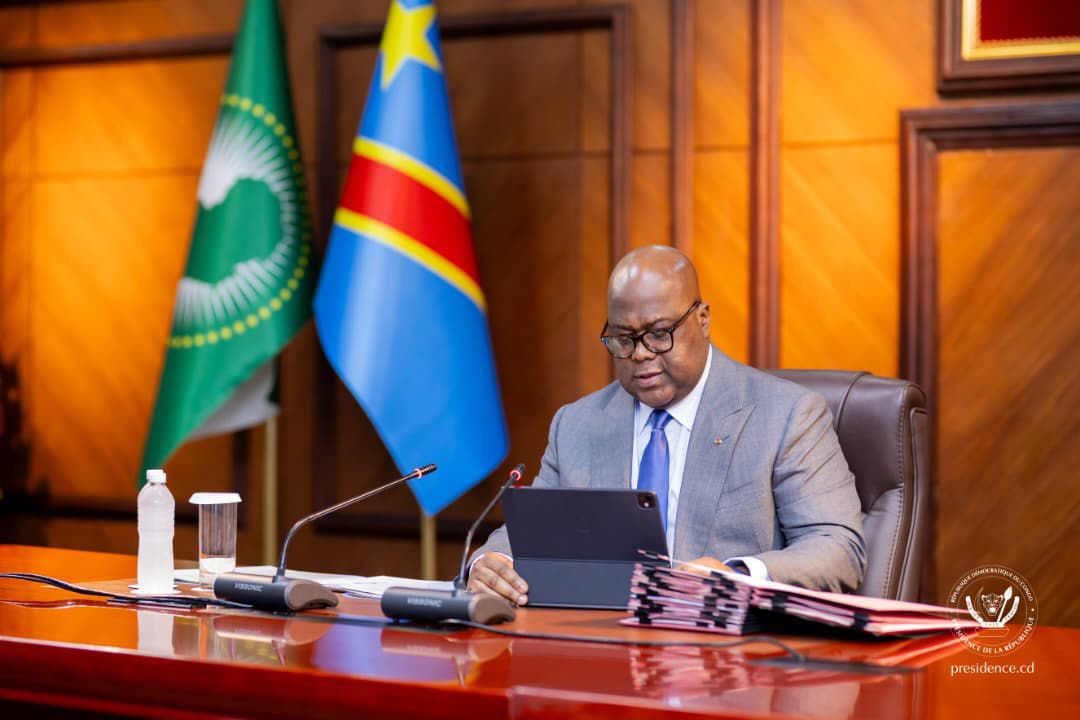 Presidence_RDC's tweet photo. La 72ème réunion ordinaire du Conseil des ministres se tient ce vendredi 26 décembre 2025 à la Cité de l’Union africaine, sous la conduite du Président de la République, Félix Antoine Tshisekedi. 

Outre la communication du Chef de l’État, ce dernier Conseil des ministres de l’année 2025 va se pencher sur l'examen de certaines questions notamment la situation sécuritaire et humanitaire et la mise en place du Guichet unique de réception, de traitement et suivi des demandes d’entraide judiciaire ou Commissions rogatoires internationales au sein du ministère de la Justice.