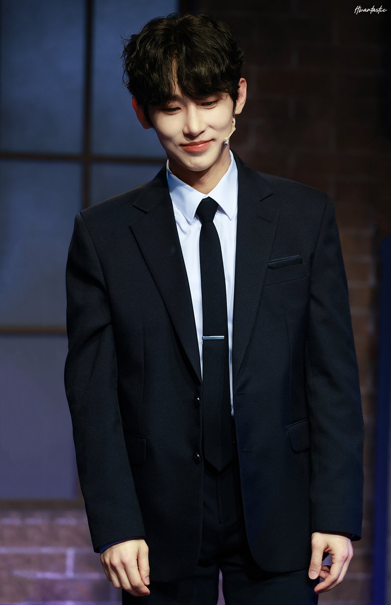 Hwantastic0922's tweet image. 251226
뮤지컬 보더라인 피처링 전관데이 포토타임

줄라이 役 #정재환

#재환줄라이
#보더라인