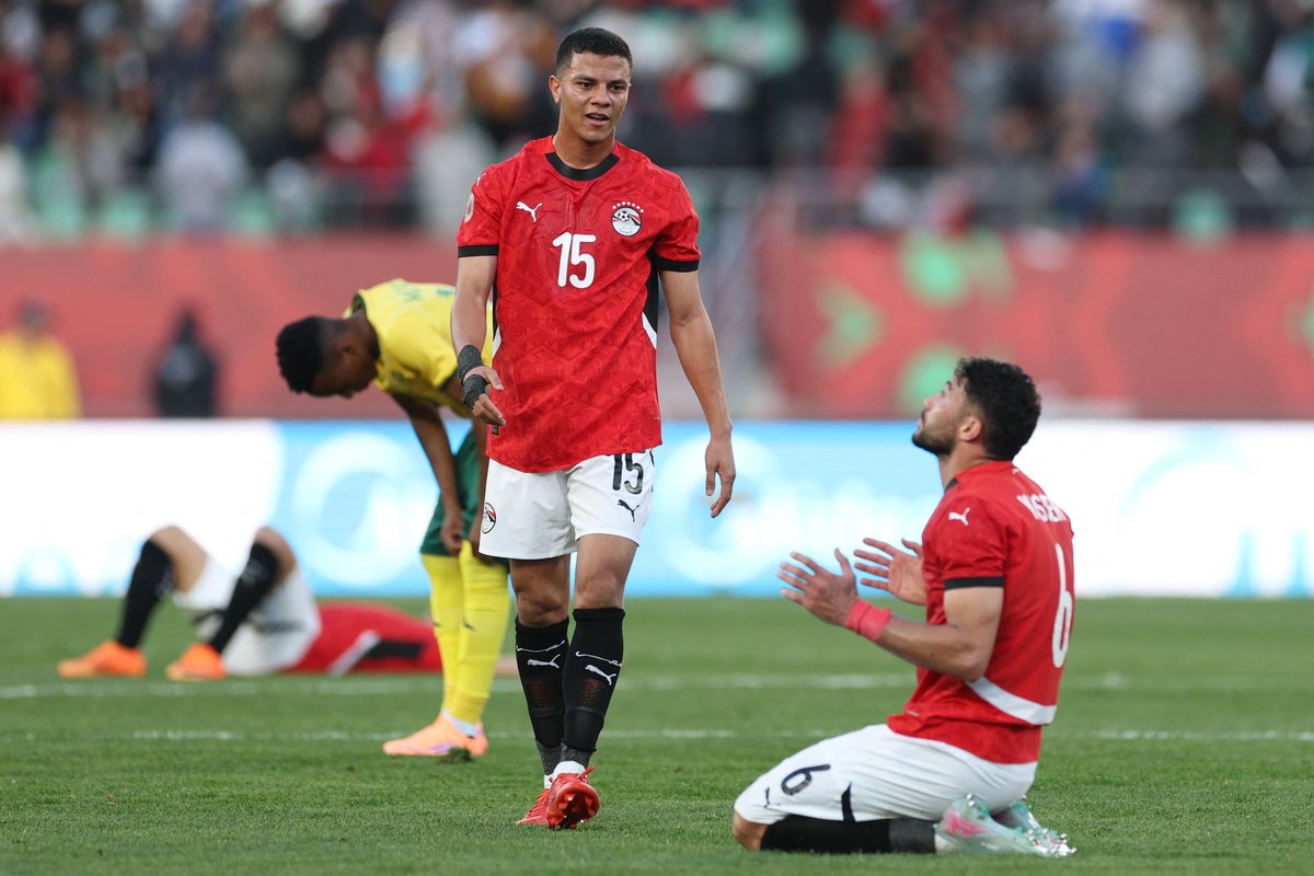 يوم رائع..

انتصار وشباك نظيفة وروح عظيمة من كل اللاعبين

الكل الـيوم يستحق الاشادة بعد هذا الشوط الثاني العظيم بمعنى الكلمة والروح العظيمة بـ10 لاعبين

عامل الروح والشجاعة شيء مهم جدًا في هذه النوعية من البطولات واللاعبين اليوم كانوا رجال بمعنى الكلمة

الحمدلله 🇪🇬♥️