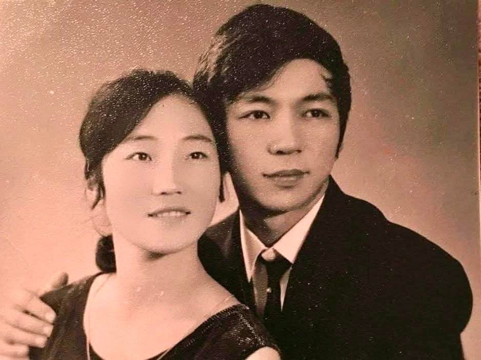 Төрийн шагналт хөгжмийн зохиолч Зундуйн Хангал хайрт гэргий МУГЖ  Д. Ягаанцэцэг.😀