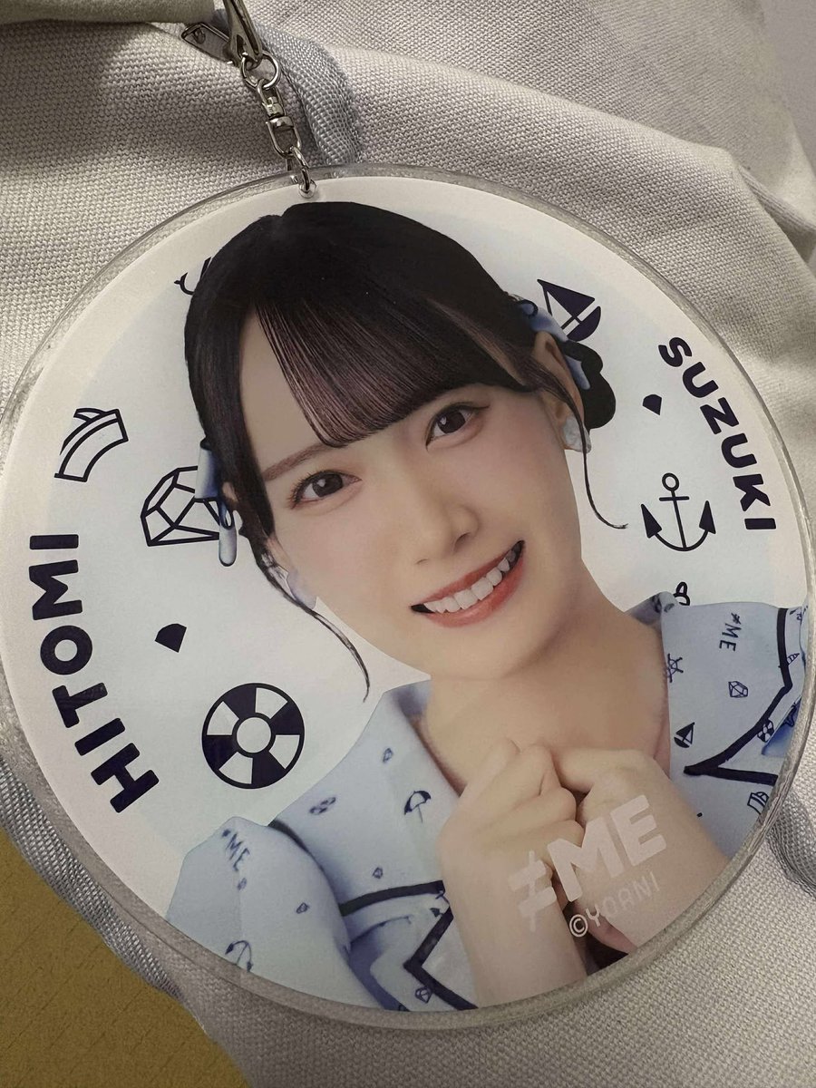 先週、空港でチェックインしてる時に
スタッフさんが手荷物にタグを付けてくれて
真正面にひぃちゃんの顔があって
スタッフさんに「あー、かわいいねー！」って言われたwww
推しを褒められて
こっちは勝手に恥ずかしくなっちゃった....

#鈴木瞳美