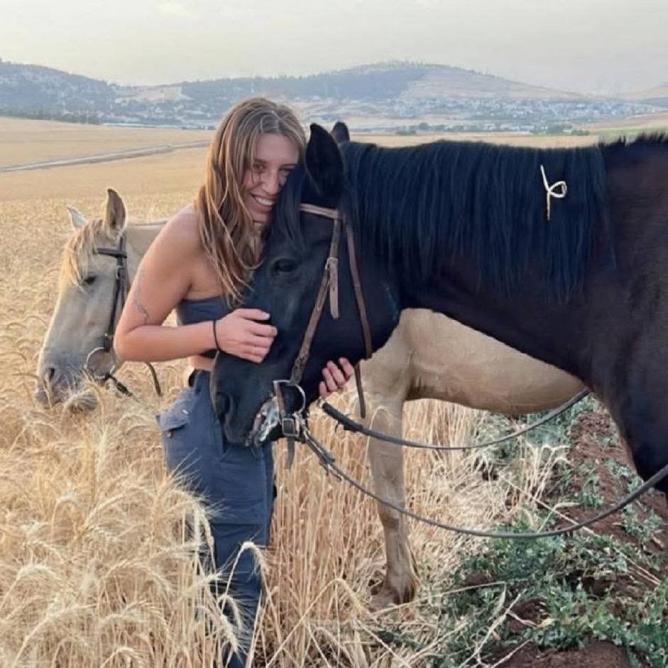 Se llamaba Aviv Maor. Tenía solo 19 años. Un terrorista palestino la asesinó brutalmente hoy en Israel QEPD 💔🙏🌹