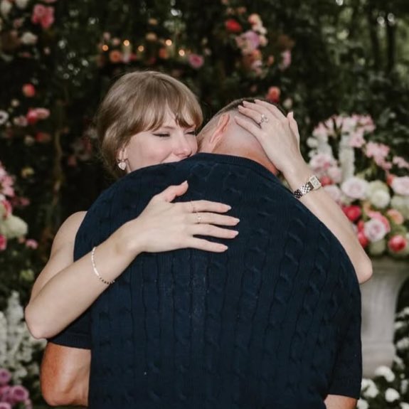 theTSupdates's tweet image. 💬| Robert Irwin suggests Taylor Swift and Travis Kelce choose Australia Zoo as their wedding venue (via @People):

“Wow, Travis and Taylor. You know what'd really, in my opinion, just absolutely make that wedding is if it was an Australian wedding, hit me up. I got you.”