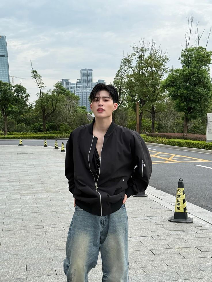 luvndwin's tweet image. Yakuza is in love is one of my favorite manhwas, and if it ever gets turned into a series, I'II die i beg you please if it can happen let it happen.

[#PondPhuwin #ppnaravit @ppnaravit #phuwintang @phuwintang #ปอนด์ภูวินทร์ ]