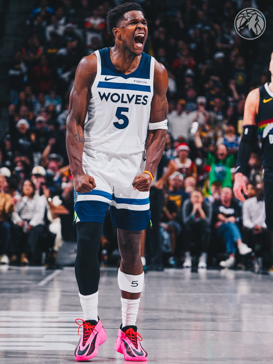 44 POINTS.
the most by a Wolves player on Christmas Day.
