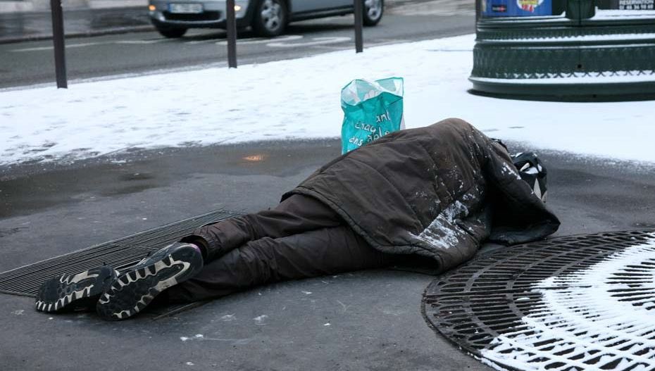 ImpactMediaFR's tweet image. 🚨🇫🇷❄️ ALERTE INFO !

Un homme sans abri de 35 ans est mort de froid à Reims le jour de Noël.

(Le Monde / France 3)