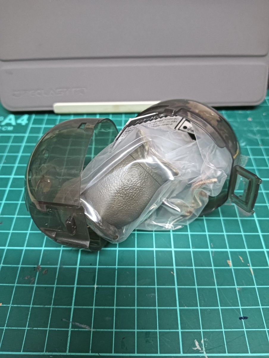 hakkacamel's tweet photo. メカニカルバストの排出順番が神がかっていたので気になっていたエイリアンも！一回目卵、二回目卵、三回目卵…😱ガチャ台を横から見たら卵ばかり🤮版権とかで原価が高いのかな😭五種の一回目で卵の確率、二回続けて卵の確率、さすがに三回目はちょっと笑えない😡タカラトミーのガチャは二度とやらん😮‍💨 https://t.co/PgIOI9V0td
