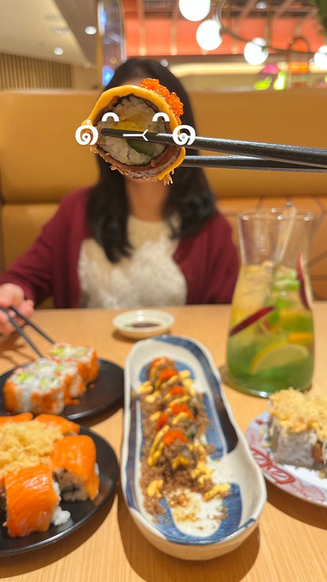 recjects's tweet image. sushi time✨✨