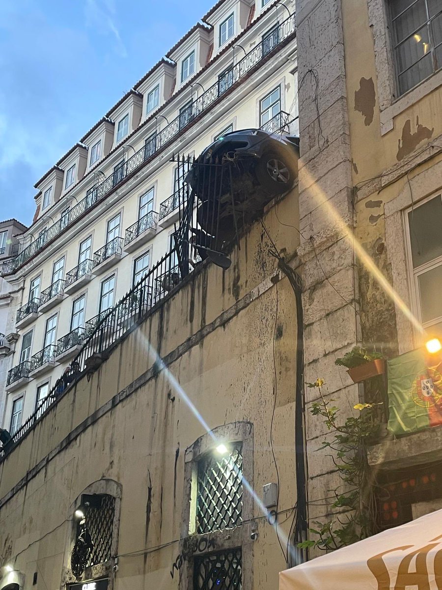 Francisco Costa tweet media