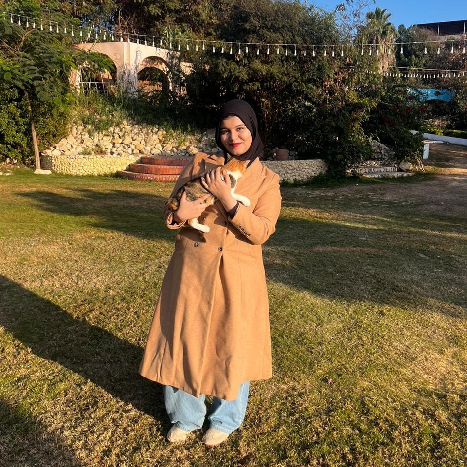 #NewProfilePic
أنا وقطوسه قصه حب من أول صوره