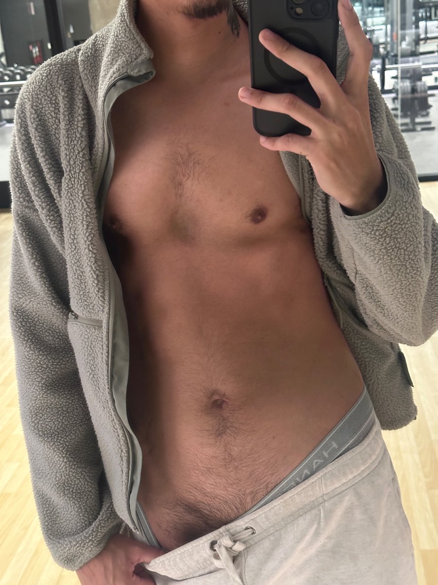 6’5 Mexican Papi (@sixfivehungpapi) on Twitter photo 