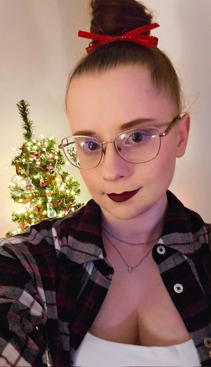 SharpRose_'s tweet image. Happy Christmas lovelies! 🎄
Im going live with some Just Chatting and games! ✨️
Join and say hi! 👋
twitch.tv/sharprose_