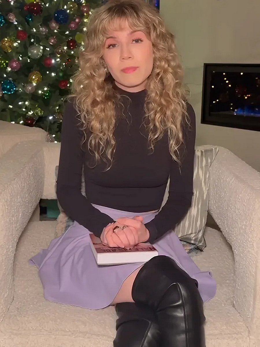 ari26061993gra's tweet image. Jennette McCurdy